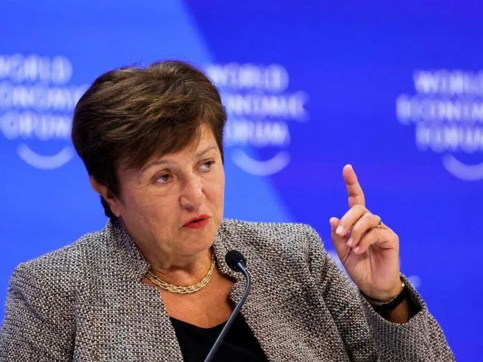 “Los riesgos siguen altos”: el FMI dejó una advertencia global y rindió cuentas sobre sus préstamos
