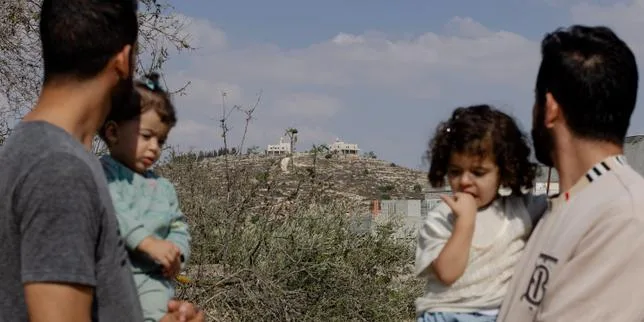 En Cisjordanie occupée, la solitude des Palestiniens : « Filmer ce qui se passe à nos portes est devenu notre seul recours face à l’impuissance de la justice »
