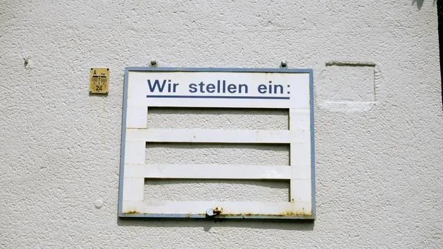 Arbeitslosigkeit in Deutschland: Arbeitslosenzahl steigt erneut leicht und bleibt über drei Millionen