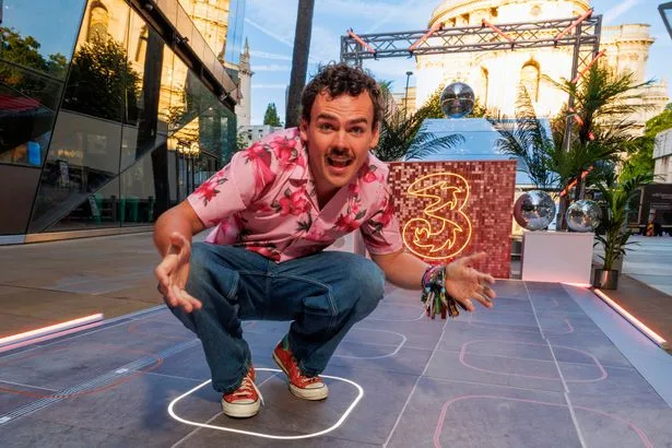 Brits have most fun at age 27 with just a few minutes of spontaneity boosting the mood