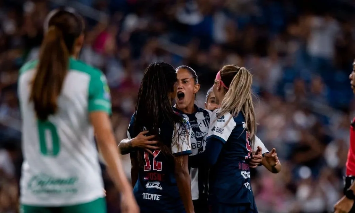 Monterrey de Daiane sofre virada em casa para o León na Liga MX Feminina