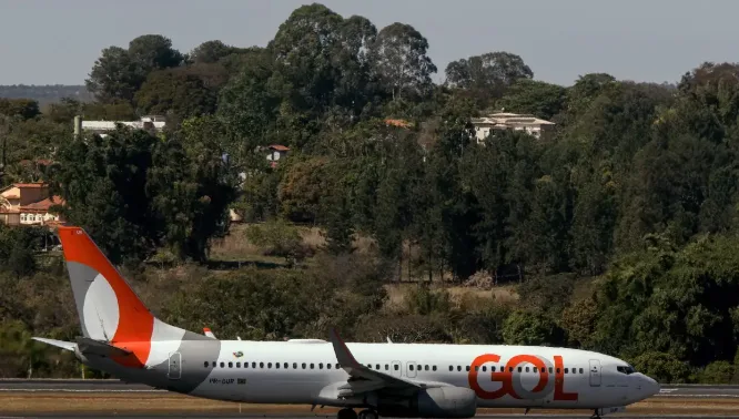 Avião da GOL faz pouso de emergência após decolagem em Goiânia
