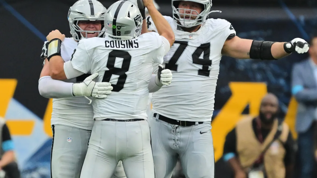 Kirk Cousins connects with Cody White for 2 TDs and Raiders beat Chargers 26-14