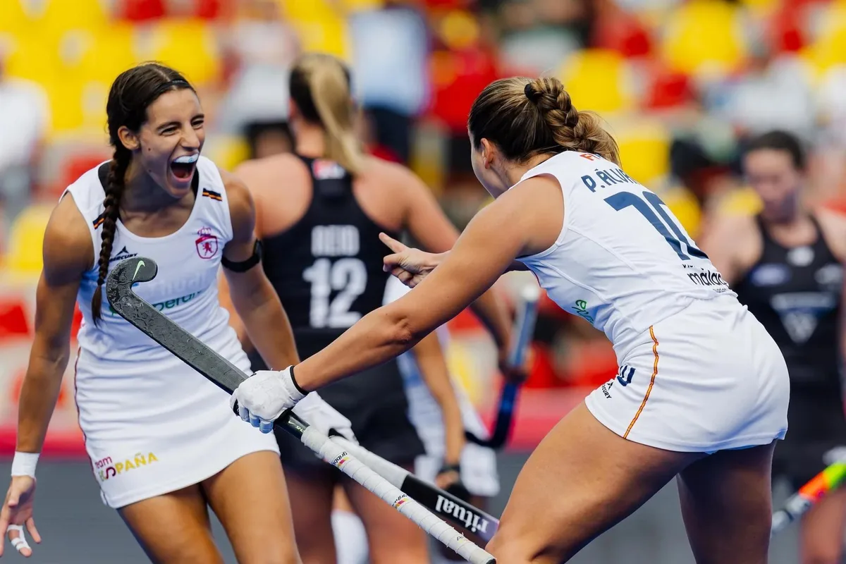 Las 'RedSticks' derrotan a Nueva Zelanda y se meten en la segunda fase del Mundial