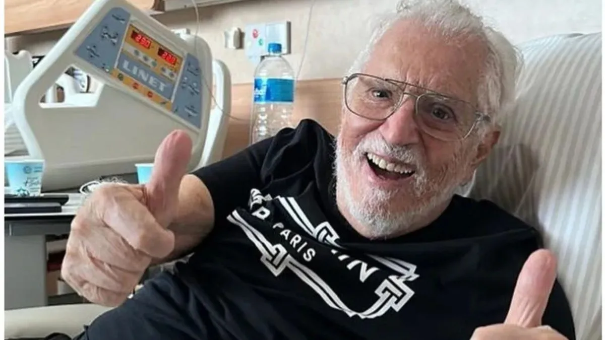 Carlos Alberto de Nóbrega, de 90 anos, é internado em hospital de SP para investigar possível infecção viral