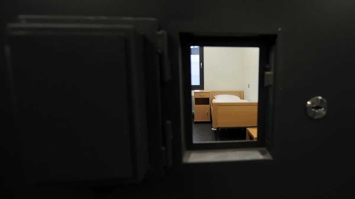 Schüsse in Stade: Tod des Verdächtigen - Ministerin verteidigt JVA Bremervörde