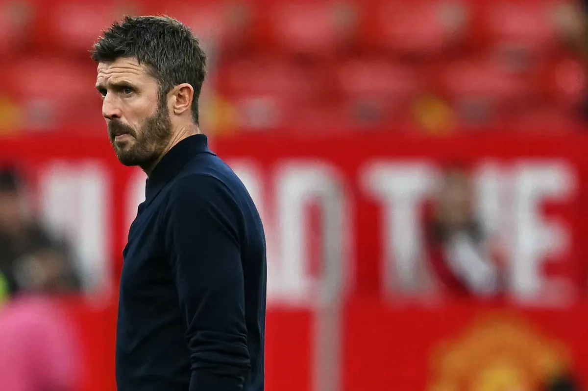 Jamie Carragher reveals Manchester United substitution Michael Carrick got WRONG in Man City loss