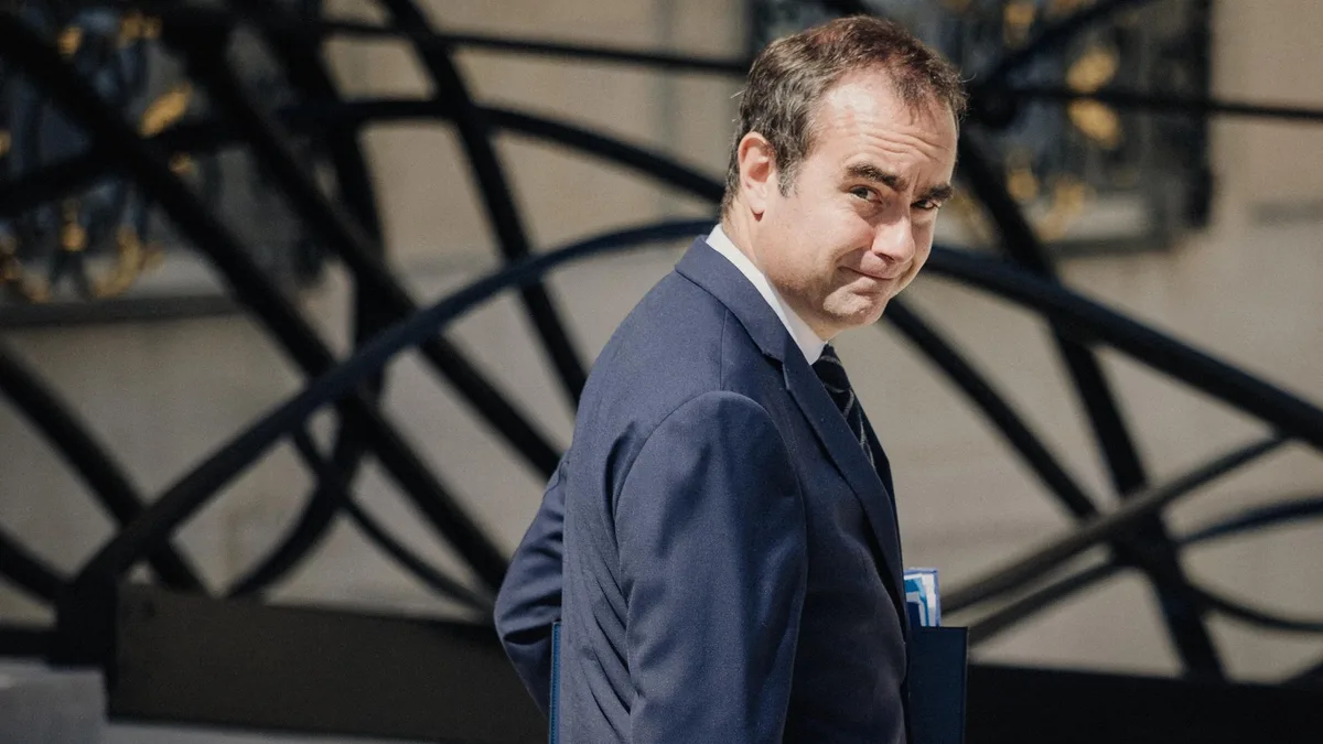 La visite de Sébastien Lecornu à Mayotte attendue par les parents et enseignants, un an et demi après Chido