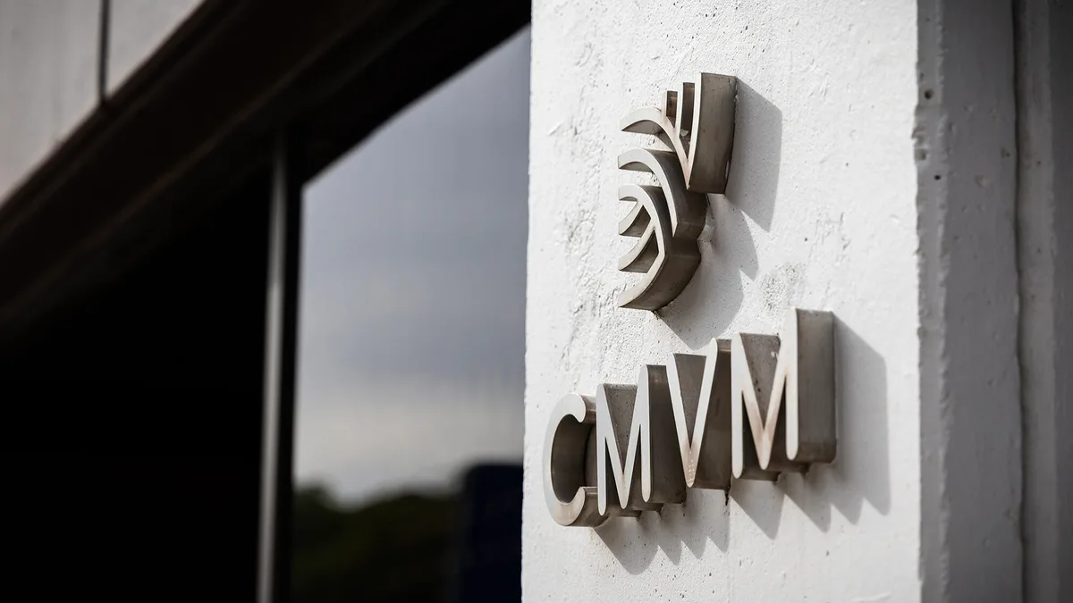 CMVM volta a apontar o dedo ao finfluencer “James Pereira”