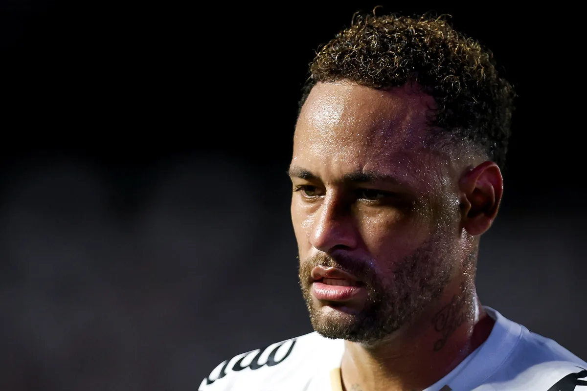 Neymar debocha de jornalista após desafio para x1: "Está falando ainda?"