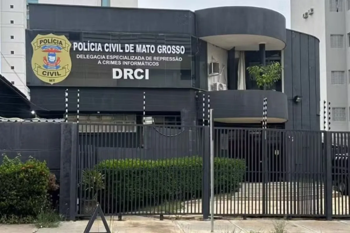 Homem é preso por pedir foto "sexy" e enviar nude a menina de 11 anos