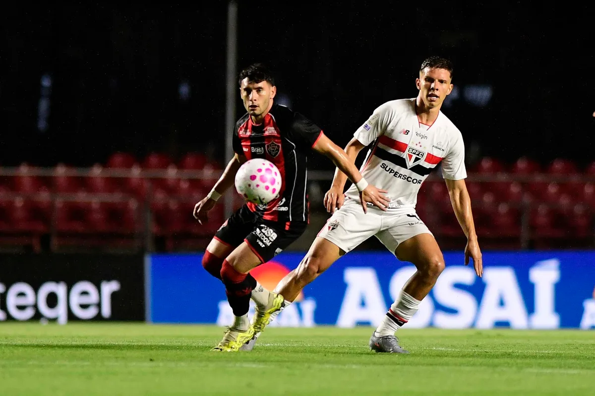 Atuações do Vitória: Mateus Silva e Renê são os piores em derrota para o São Paulo; Martínez brilha