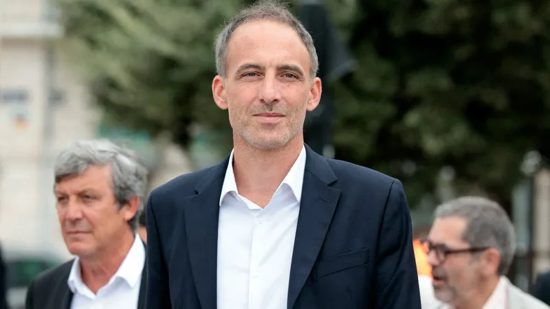 "Rien n'est gagné": Raphaël Glucksmann réagit à sa victoire au premier tour de la primaire sociale-démocrate