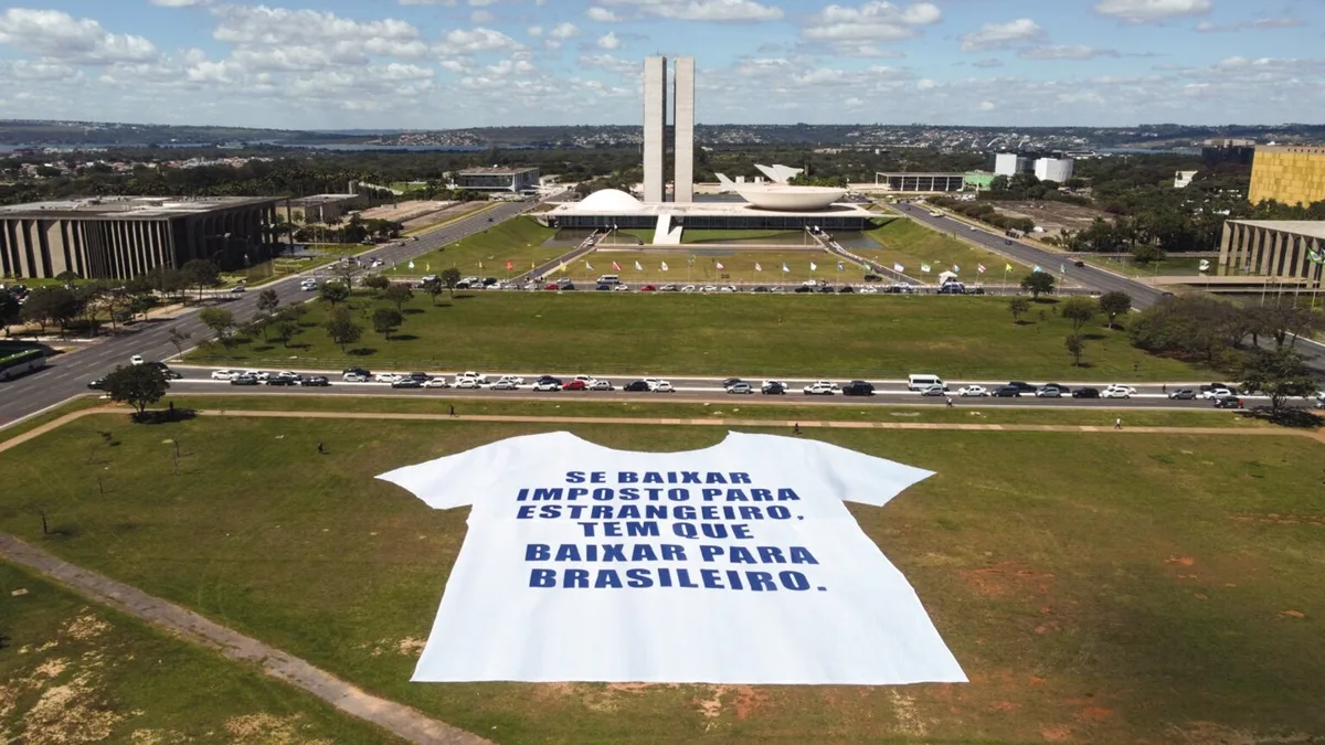 Congresso deve votar fim da taxa das blusinhas nesta quinta-feira