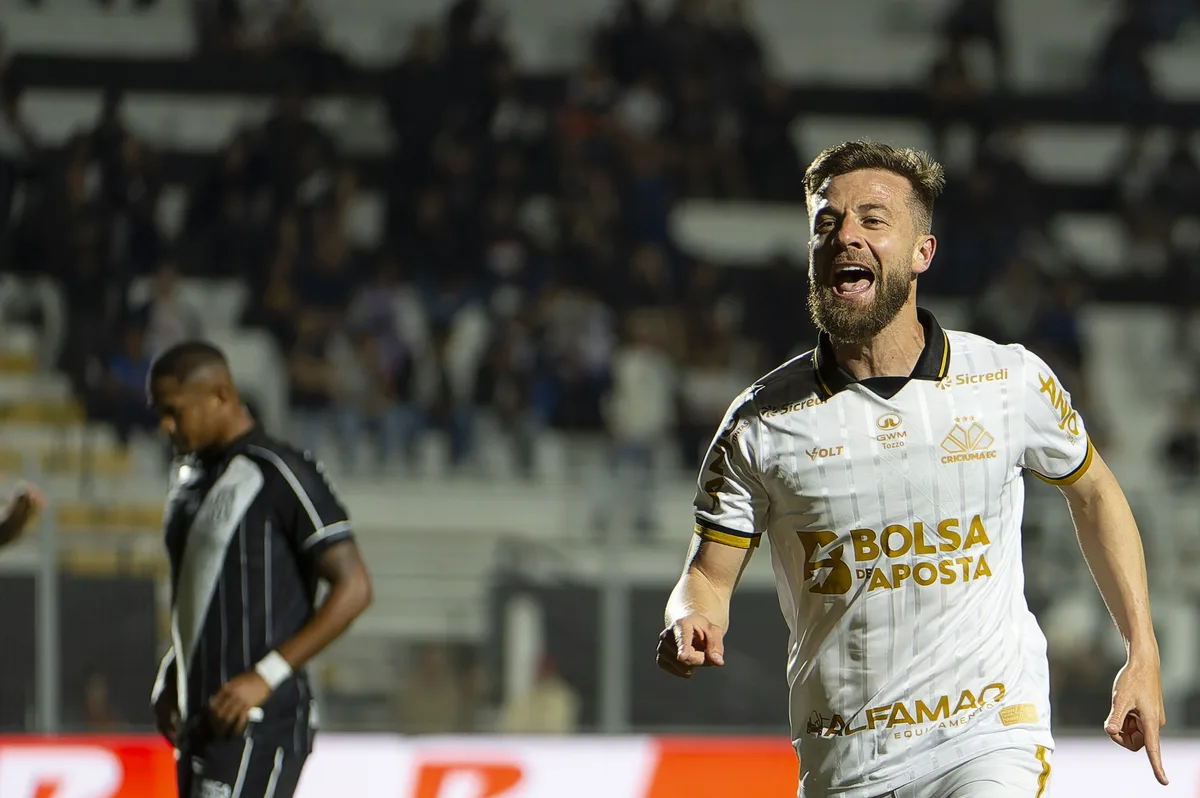 Lateral do Criciúma é desfalque pela primeira vez na Série B