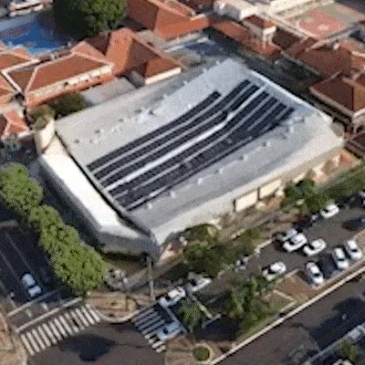 Telhado do Ginásio Auxiliadora desaba e um dos acessos ao prédio é interditado