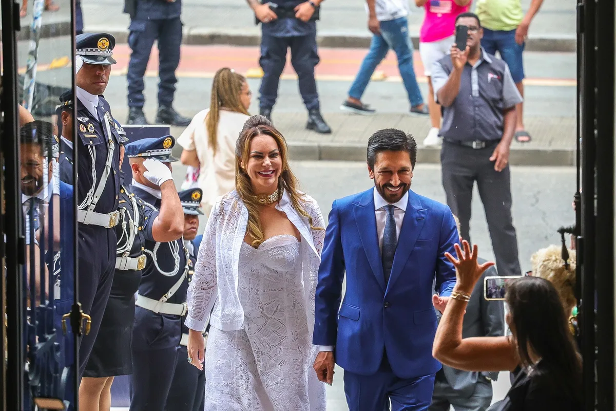 Jantar com anúncio de reajuste da prefeitura vira ato de campanha da esposa de Ricardo Nunes