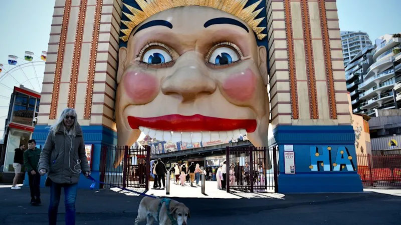 Security guard assaulted after youths break into Luna Park