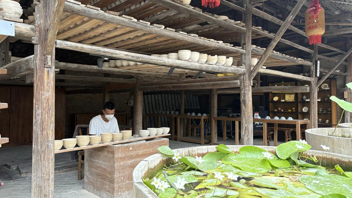 Meet Jingdezhen’s Gen Z drifters