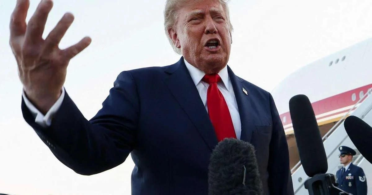 'Nunca descartaria' possível interferência de Trump nas eleições brasileiras, diz autor do perfil de Moraes na New Yorker