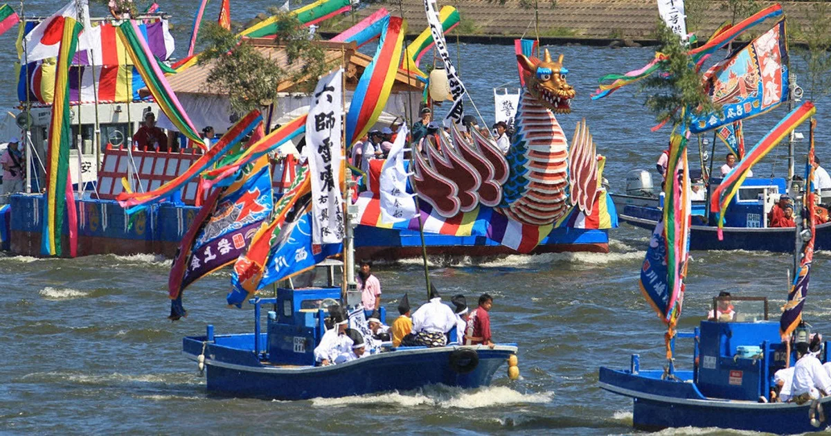 100隻の大船団出発 12年に1度の「御船祭」始まる 鹿島神宮
