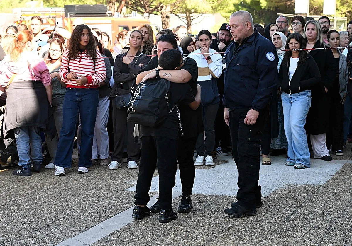 Dos heridos en un instituto cerca de Marsella después de que un alumno les disparara con un fusil de caza