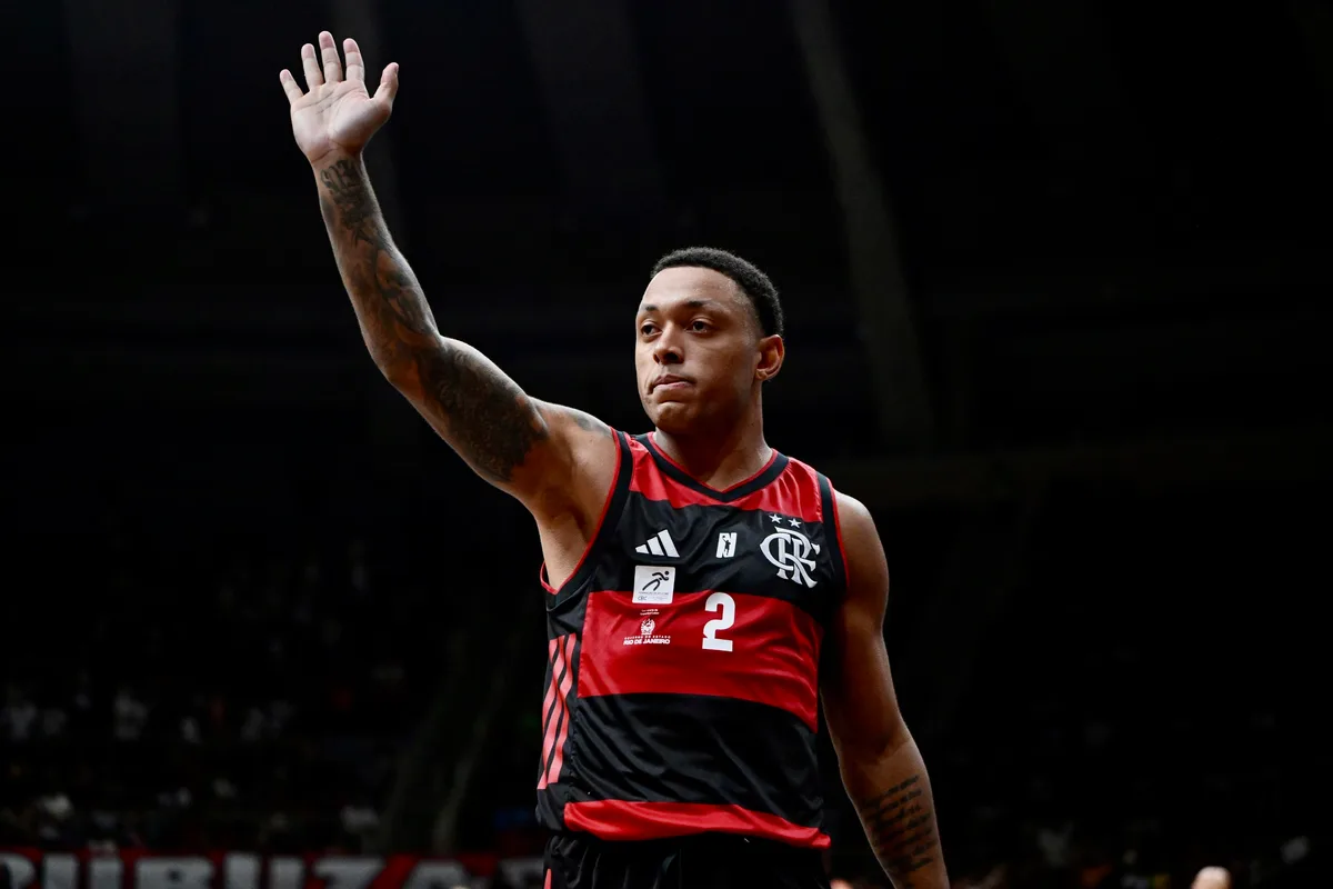 Yago Mateus assume favoritismo do Flamengo antes da estreia no NBB