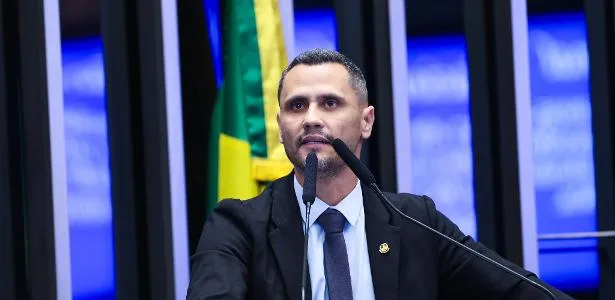 RealTime Big Data: Cleitinho lidera em 1º e 2º turnos para o governo de MG