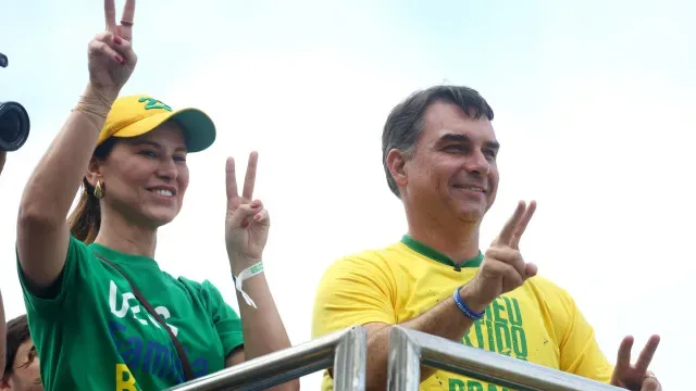 "Vitória de Flávio Bolsonaro não põe em causa acordo UE-Mercosul"