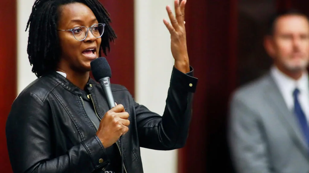 Victoire d’une socialiste, défaite de candidats soutenus par Trump: les leçons des primaires en Floride