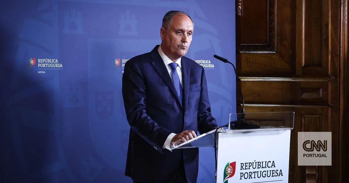 PGR investiga diretor nacional da Polícia Judiciária por abuso de poder e falsas declarações em tribunal