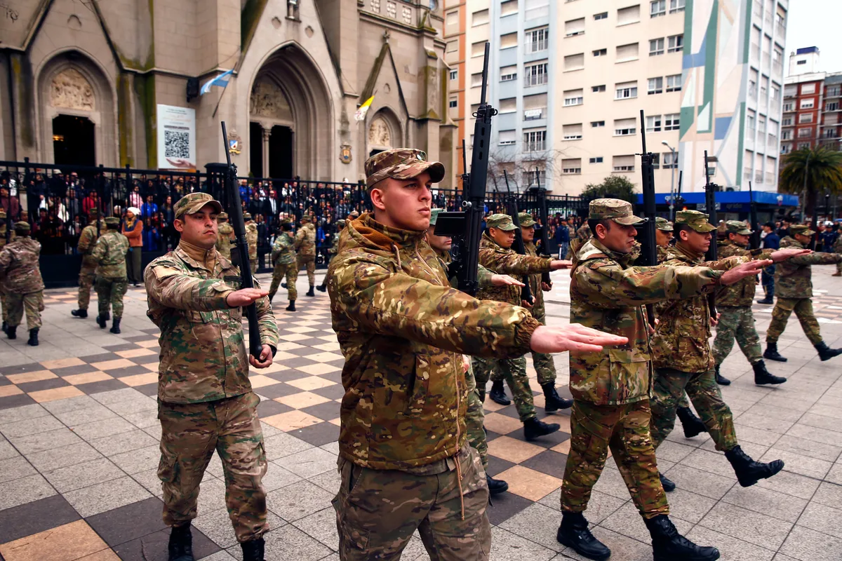 Cuánto cobran los miembros de las Fuerzas Armadas en agosto de 2026, tras el aumento oficial