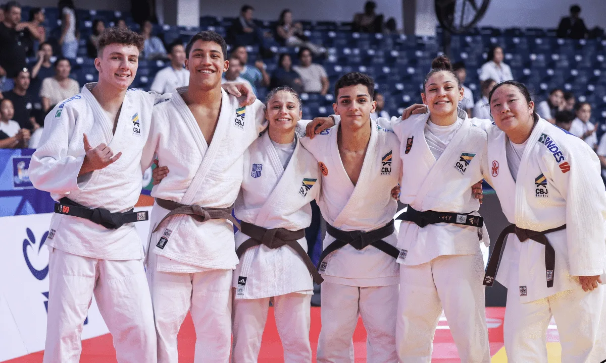Brasil é prata por equipes mistas no Mundial Cadete de Judô