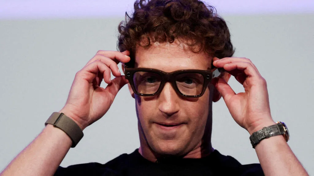 Les lunettes connectées doivent clairement signaler quand elles filment, demande le régulateur européen