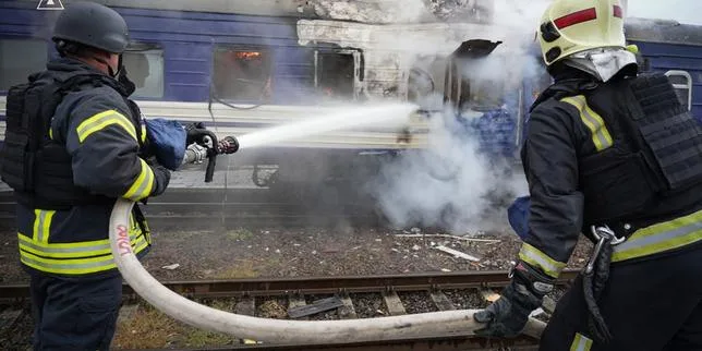 Guerre en Ukraine : émoi international après une frappe de drone russe sur un train reliant Kiev à Varsovie