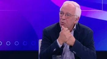 "Vai em função da conjuntura". David Justino critica atuação do Governo