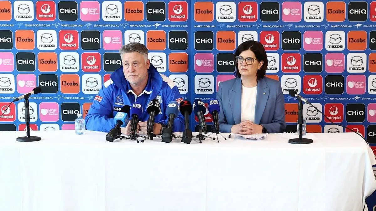 North Melbourne bosses’ Alastair Clarkson backhanded clip as payout revealed