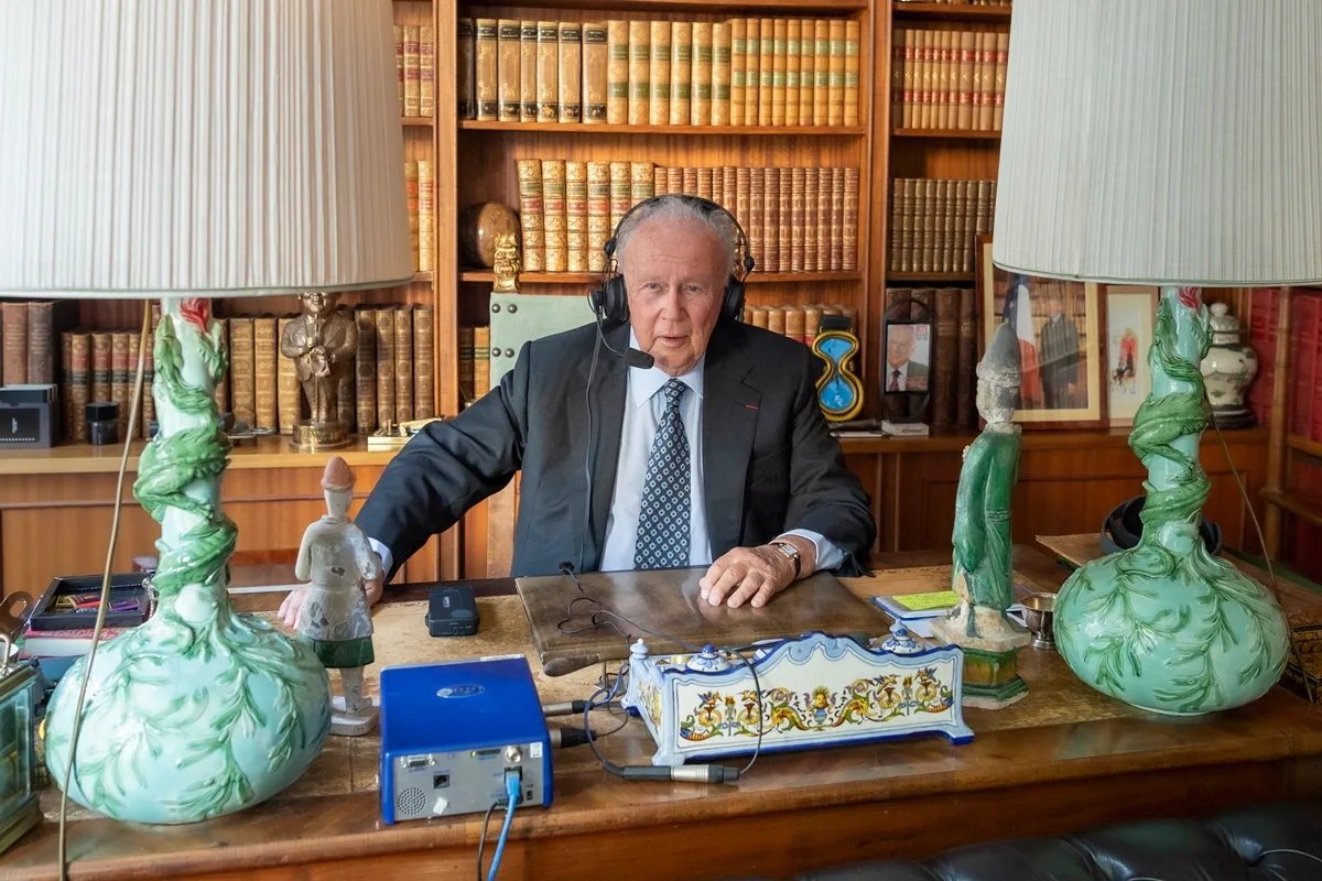 Morre Philippe Bouvard, lenda do rádio e da TV francesa