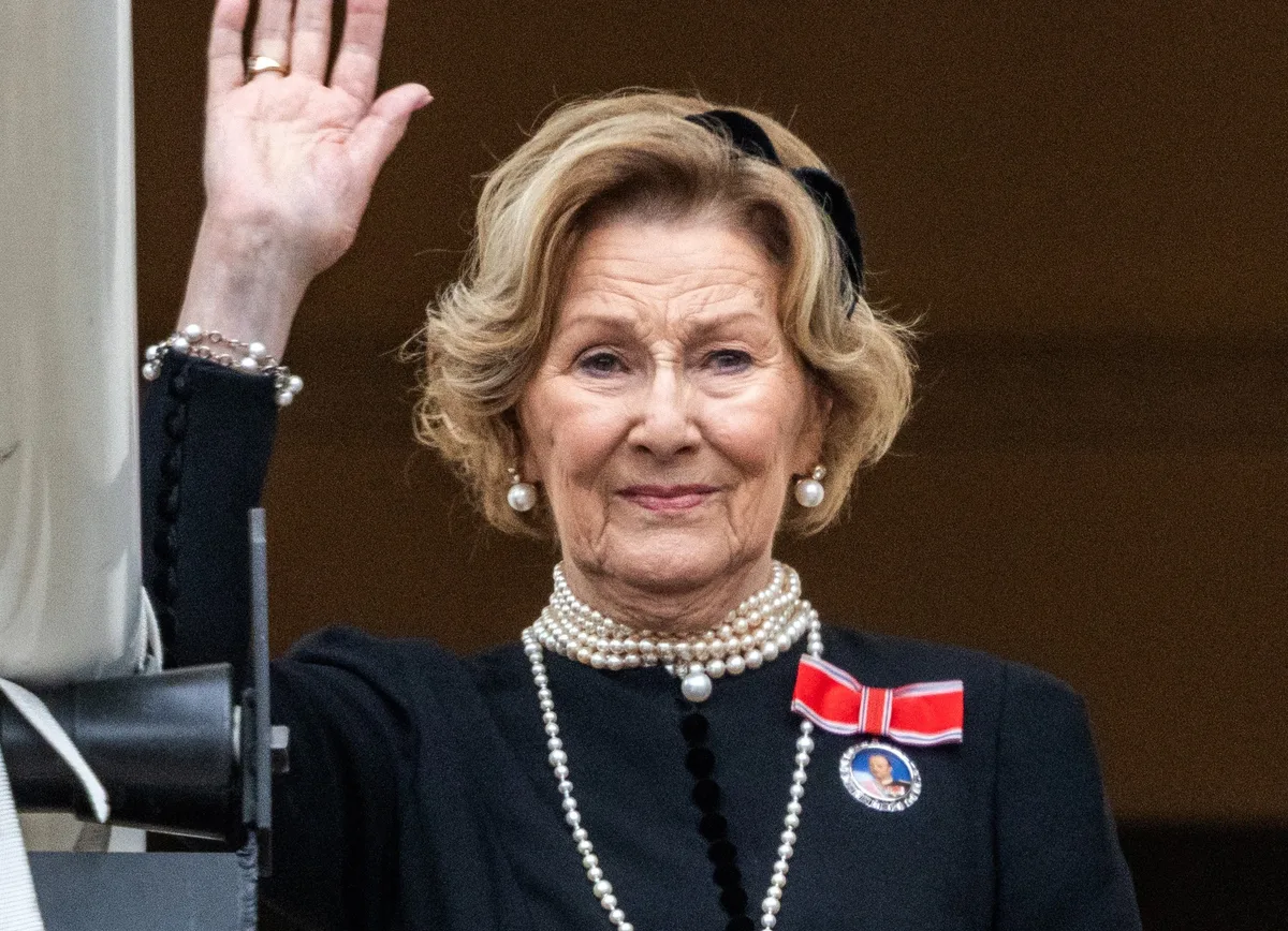 Rei da Noruega retira título de majestade da própria mãe