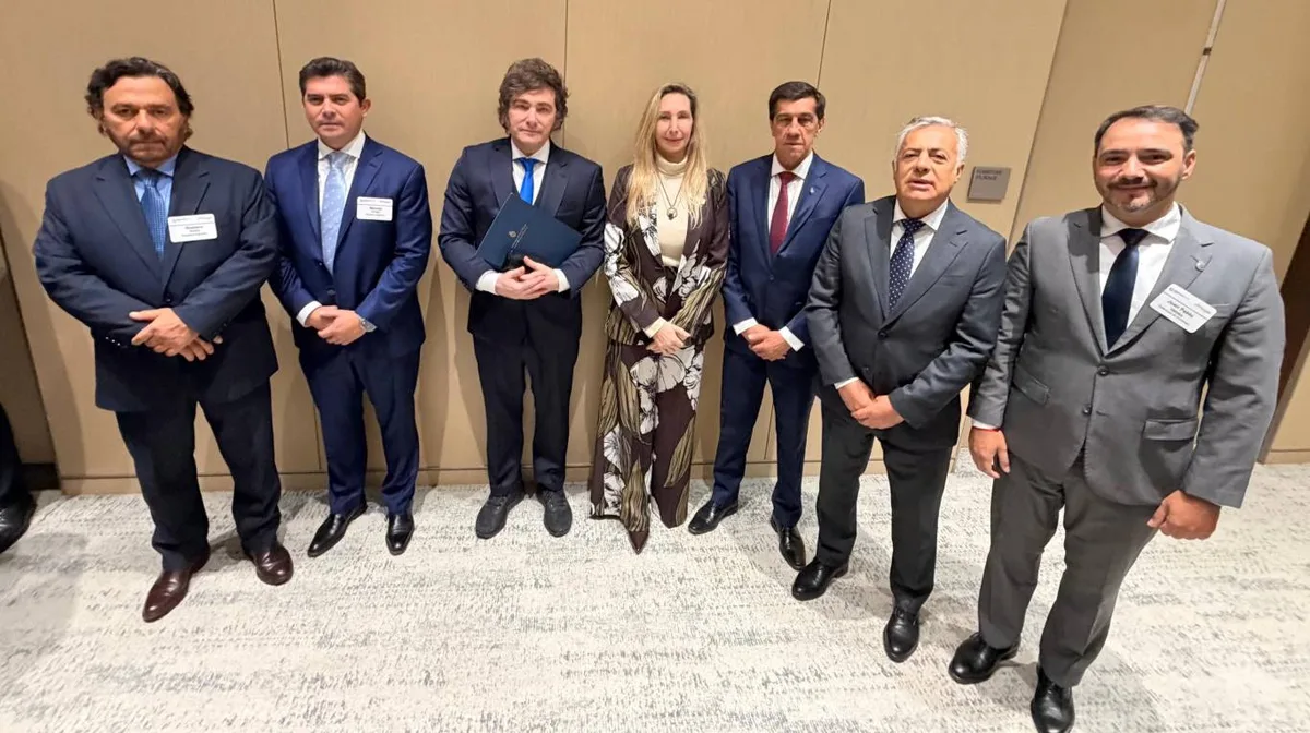 La Casa Rosada invitó a un grupo de gobernadores aliados a un foro de inversiones en París mientras negocia el Presupuesto 2027