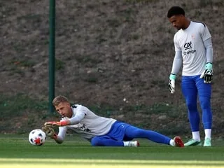 Équipe de France. Qui est Jean Butez, ce gardien trentenaire appelé de dernière minute par Zinédine Zidane ?