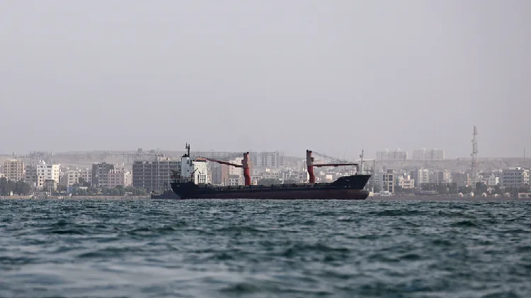 IRGC: Hormuz Strait to stay closed if US does not accept Iran's terms
