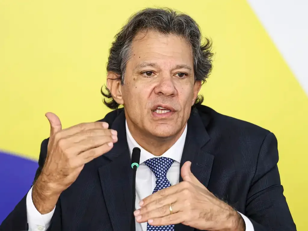 Haddad denuncia que PMs intimidaram seu motorista e cobra respostas de Tarcísio