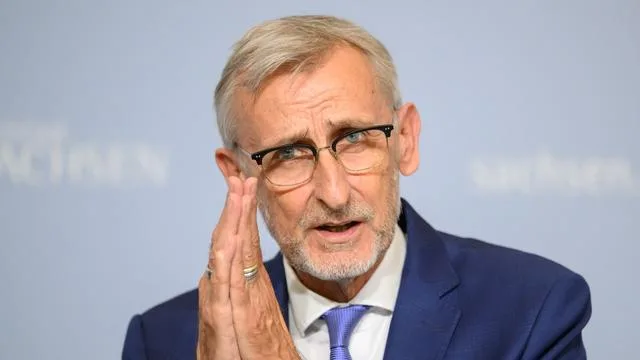 Bund soll liefern: Schuster: Risikoanalyse für Drohnenabwehr unverzichtbar