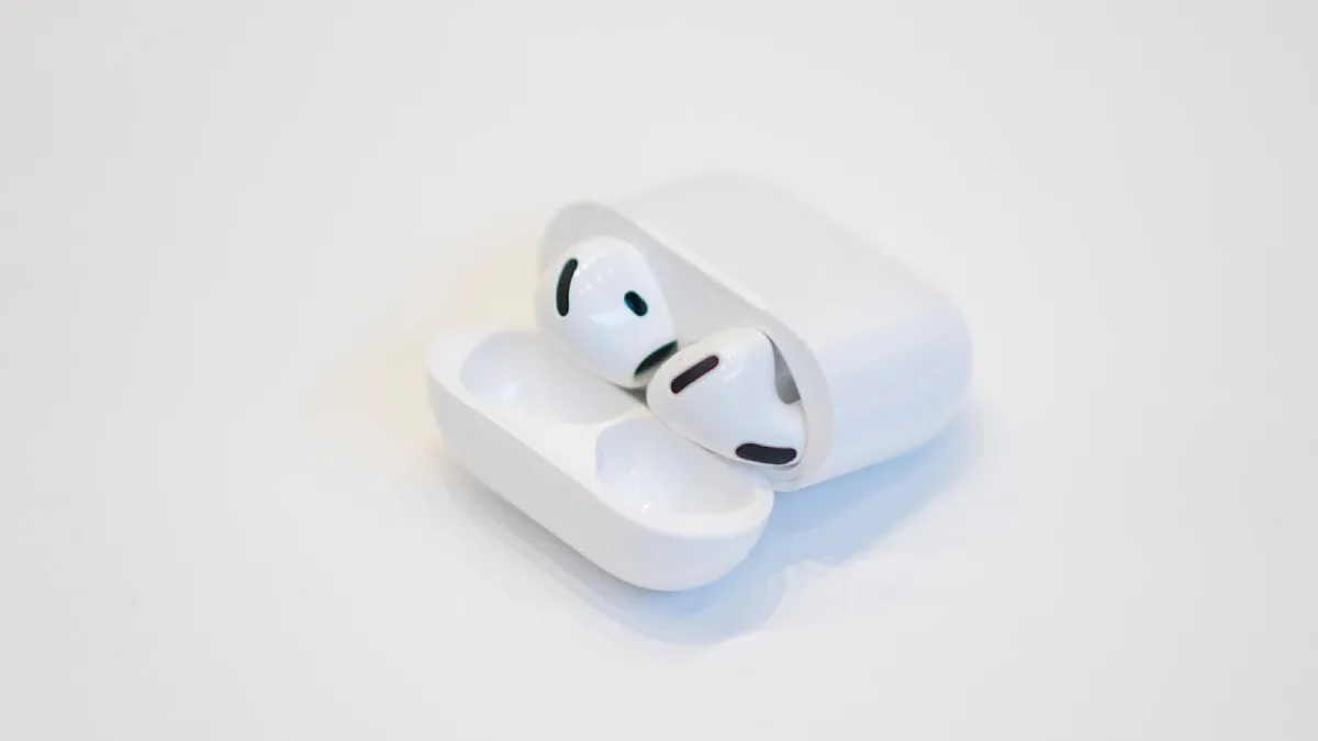 Zusammen mit iPhone 18 Pro - Neues AirPods-Modell soll nächsten Monat erscheinen