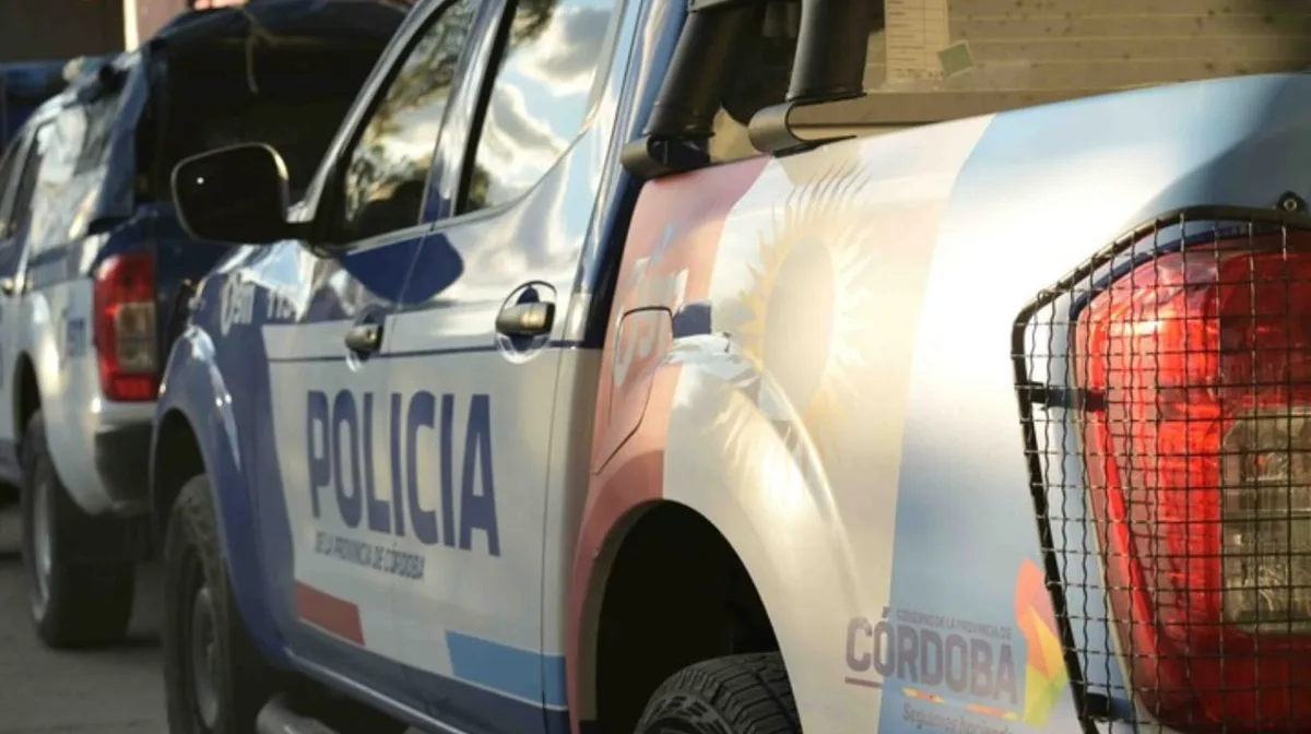 Córdoba: un nene de dos años encontró un monedero con 71 envoltorios de cocaína en un jardín