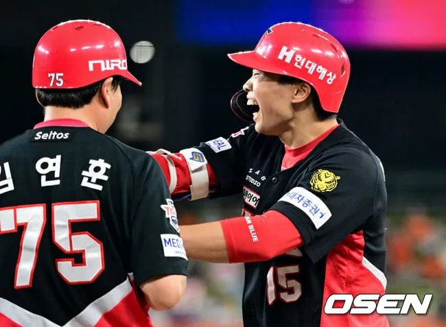 '와' 박재현의 기막힌 페이크번트 앤 슬래시, 보는 사람도 하는 사람도 "홈런보다 더 짜릿했다"