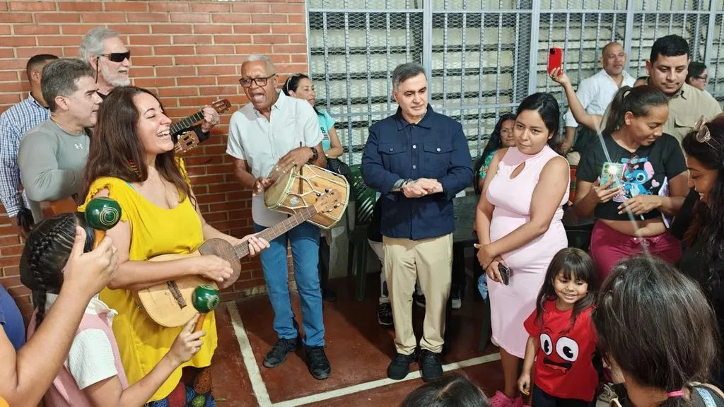 Tarek William Saab encabezó visita de la Gran Misión Viva Venezuela a campamento transitorio de la U.E.N. República del Ecuador