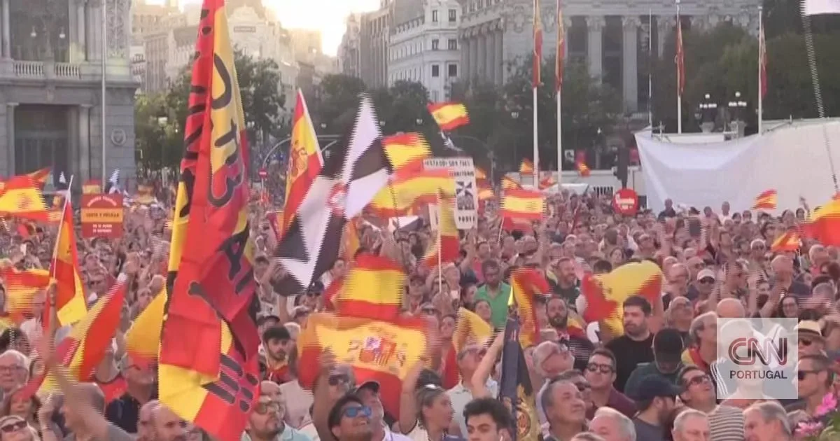 "Queremos saber a verdade": mar de gente em Madrid exige explicações sobre o que se passa em Ceuta
