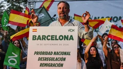 Vox señala a los inmigrantes por la saturación de los servicios públicos y extiende su ofensiva municipal